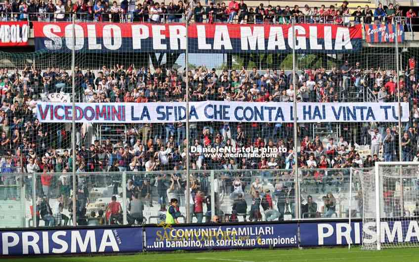 Il tributo della Curva Nord a Vicedomini (@D. Nestola)