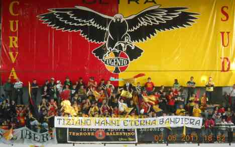 falchi-ugento-striscione-tifosi