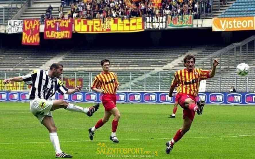 zidane-vugrinec-colonnello-juventus-lecce-2001 ph gianlucacolonnello it