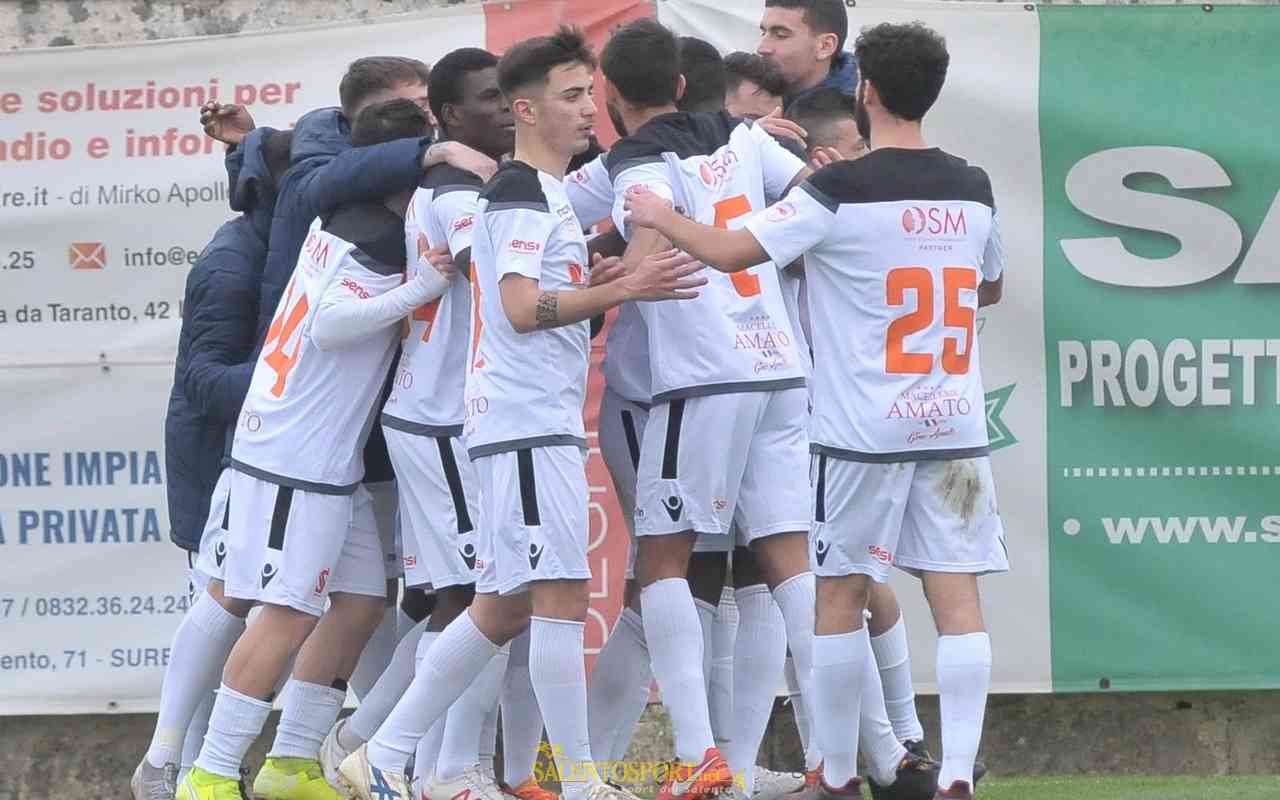 deghi-abbraccio-010320