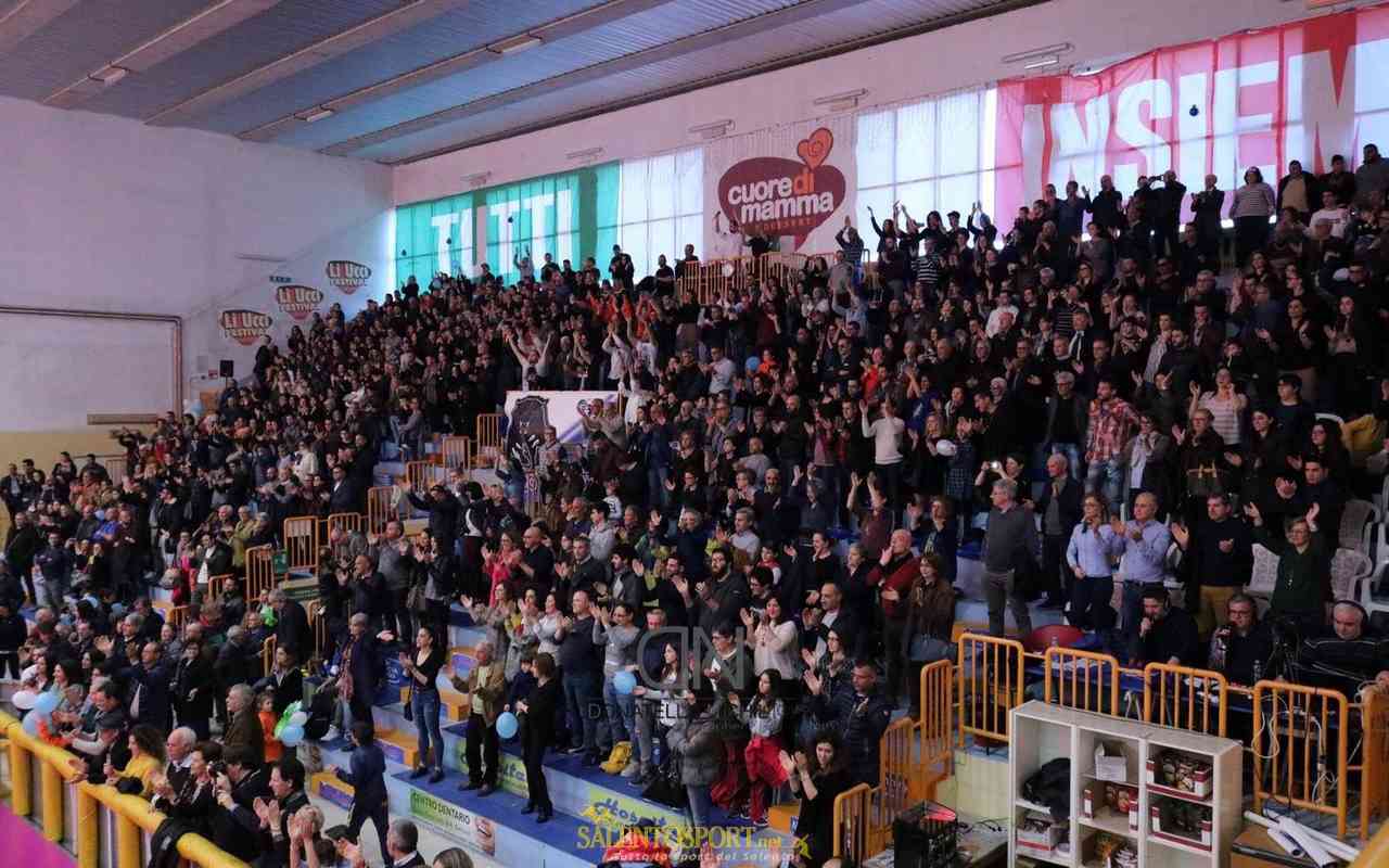 volley-cutrofiano-tifosi-giu-20