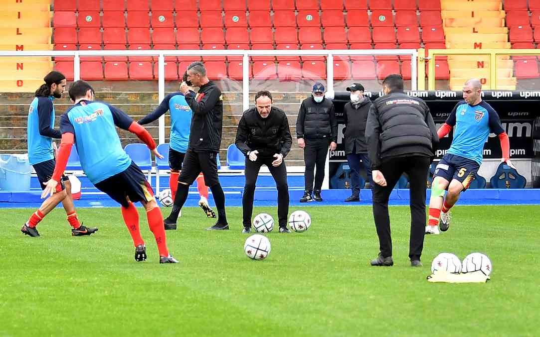lecce-allenamento-riscaldamento-dic-20-ss-cori