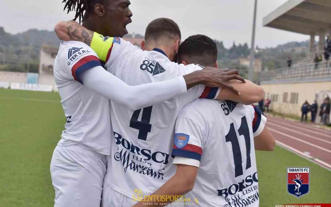 taranto-abbraccio-capriglione-dic-20